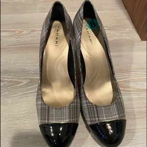 Tahari shoes